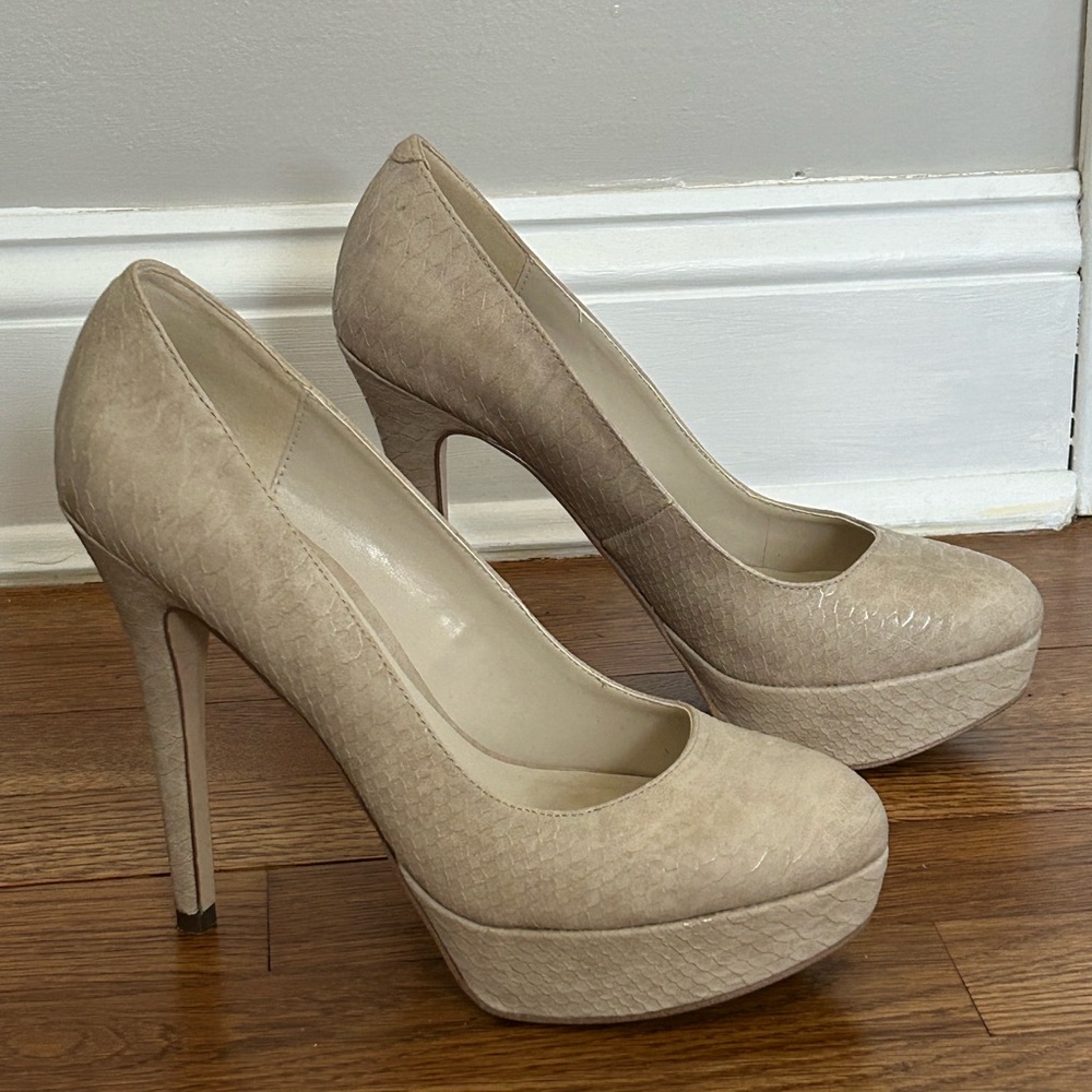 Also high heel stiletto pump